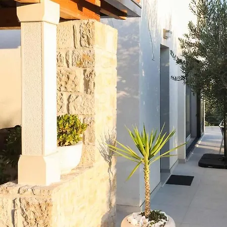 Sole With Private Pool Villa *