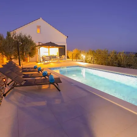 Sole With Private Pool Kaštela