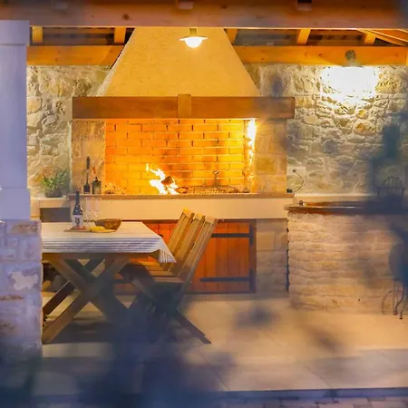 Sole With Private Pool