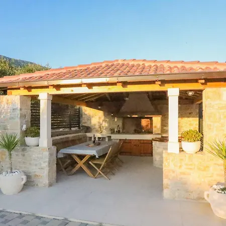 Sole With Private Pool Villa