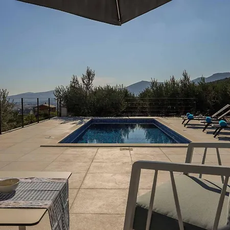 Villa Sole With Private Pool Kaštela