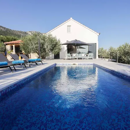 Sole With Private Pool Kaštela