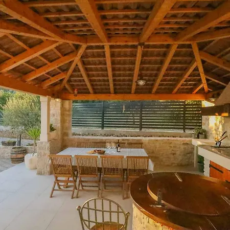 Sole With Private Pool Kaštela