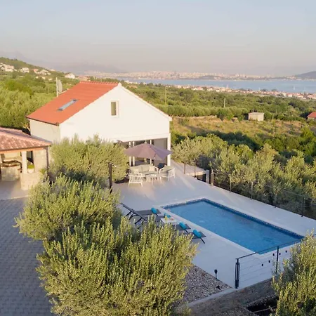 Sole With Private Pool *