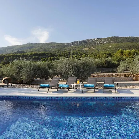 Sole With Private Pool Villa Kastela