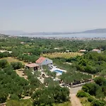 Sole With Private Pool فيلة *