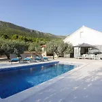 Sole With Private Pool فيلة