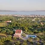 Sole With Private Pool * Kaštela