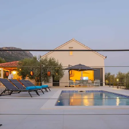 Sole With Private Pool * Kastela