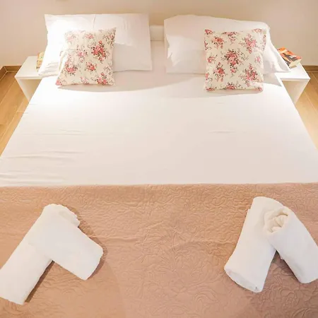 Sole With Private Pool Vila