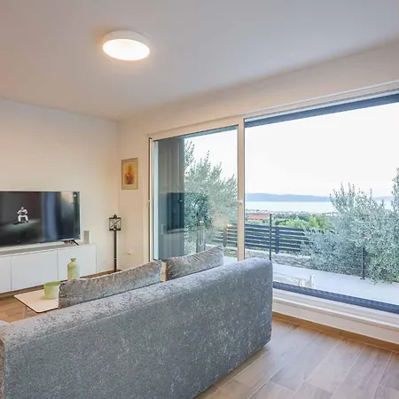 Sole With Private Pool Vila