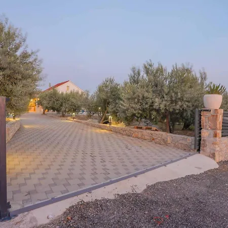 Sole With Private Pool * Kastela