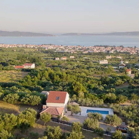 Sole With Private Pool * Kastela