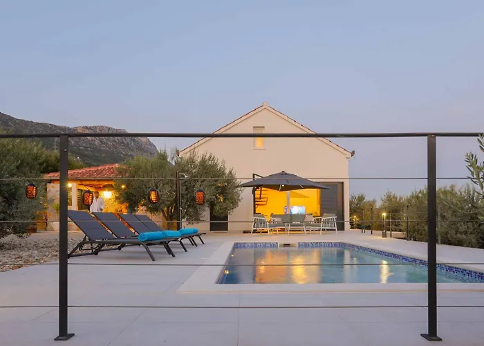 Sole With Private Pool * Kastela