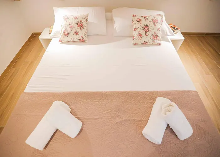 Sole With Private Pool Vila