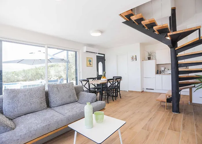 Vila Sole With Private Pool Kastela