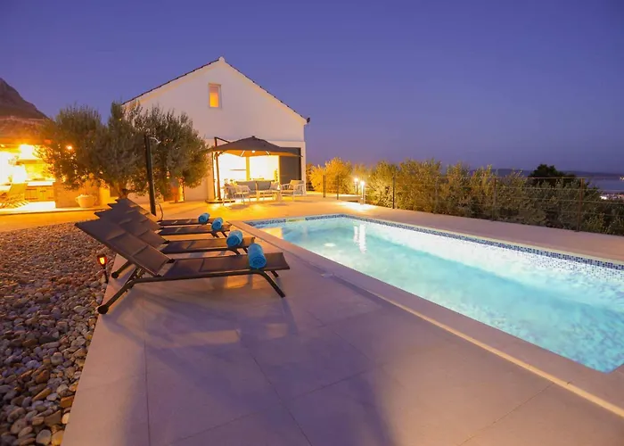 Sole With Private Pool Kastela