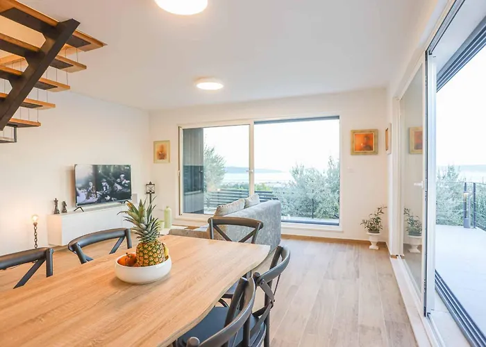 Sole With Private Pool