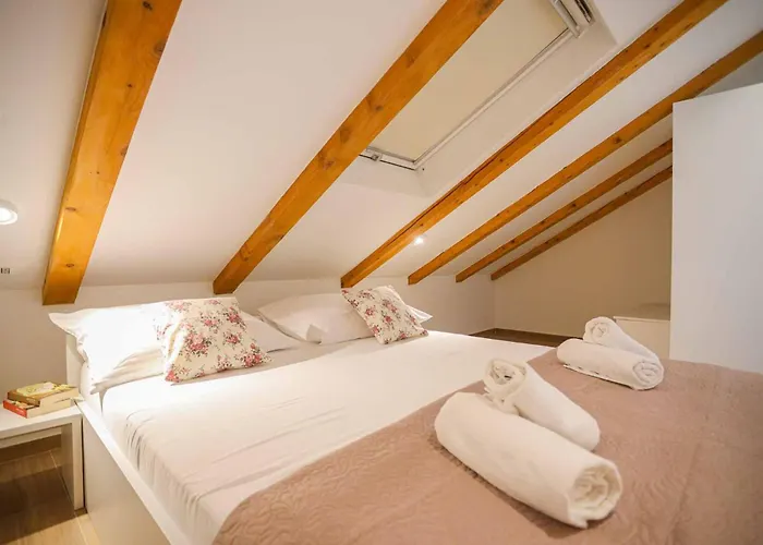 Vila Sole With Private Pool Kastela