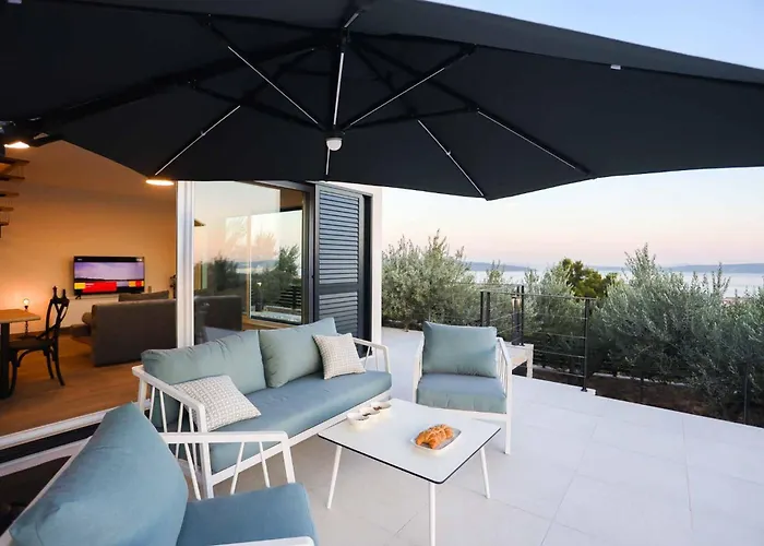 Sole With Private Pool