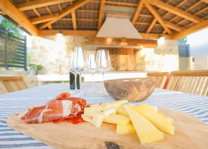 Sole With Private Pool Vila *