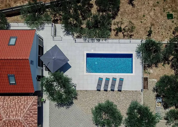 Sole With Private Pool *