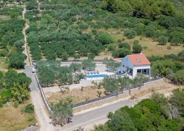 Vila Sole With Private Pool Kastela