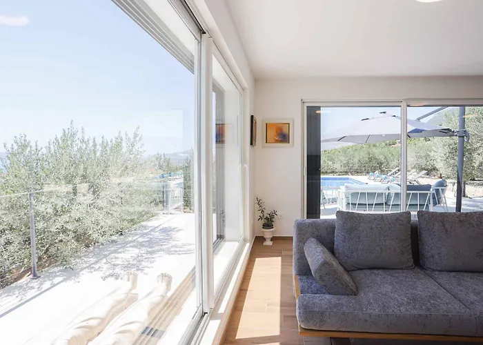 Sole With Private Pool *