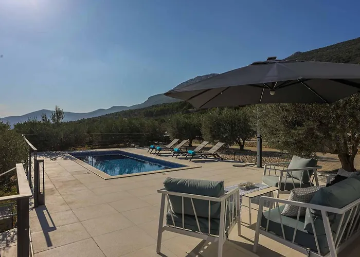 Sole With Private Pool Vila